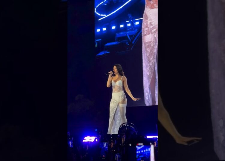 “Be The One”live in Milan 🇮🇹 during RadicalOptimismtour25 #milan #milano #italy #italia