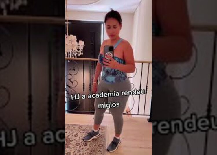 Perdeu + de 30kg após gravidez #simonemendes #celebridades  #dieta #academia #dicas