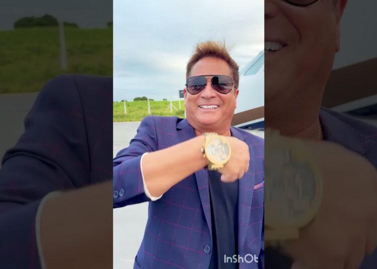 Cantor Leonardo faz proposta para comprar o relógio mais famoso do Brasil. Será que comprou?