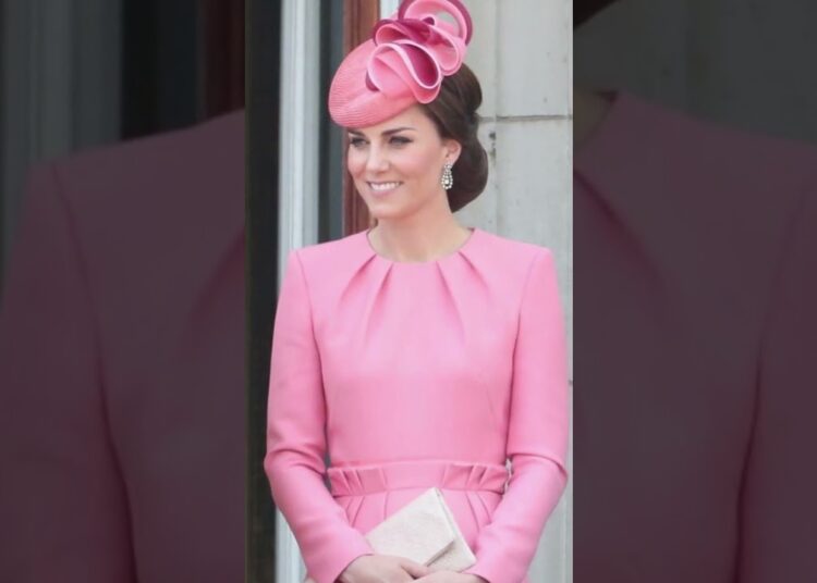 O hábito de Kate que virou “piada” na realeza!  #shortsyoutube  #shortsfeed     #news  #shorts