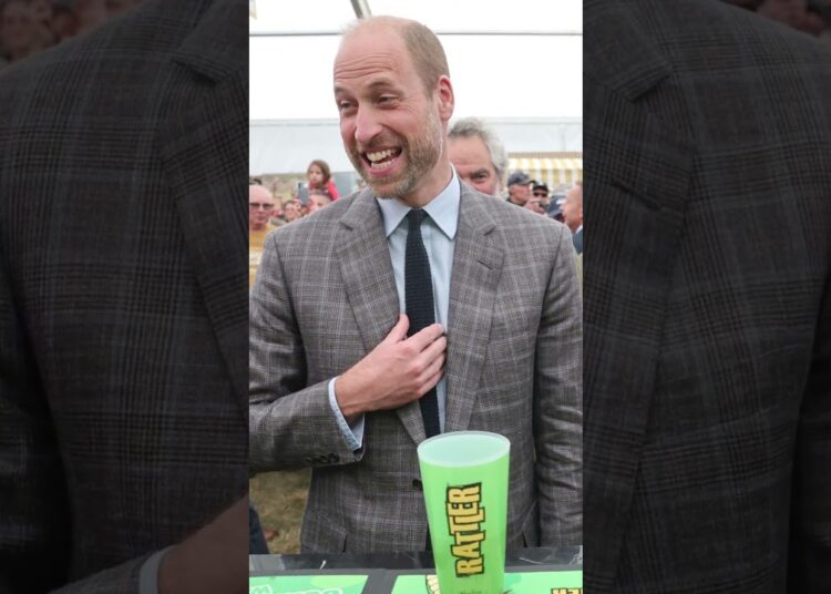 William surpreende e assume o papel de rei do povo!  #shortsyoutube  #news    #shortsfeed  #shorts