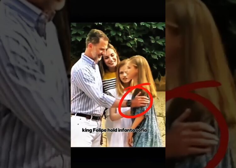 King Felipe help infanta sofia#leonorysofia#viralvideo#shorts#princessleonor