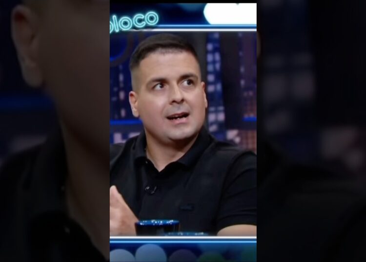 JUCA FALA SOBRE AS FOFOCAS QUE RECEBE NO SEU PROGRAMA! 😂🚨 #alojuca #thenoite #fofocas #fofoqueiro