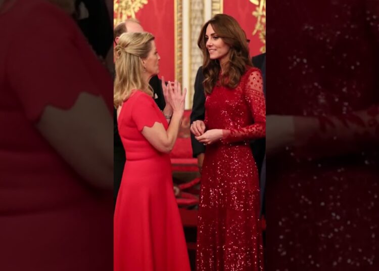 “Kate e Sophie fortalecem elo vital em fase delicada da realeza” #shorts #shortsfeed #news
