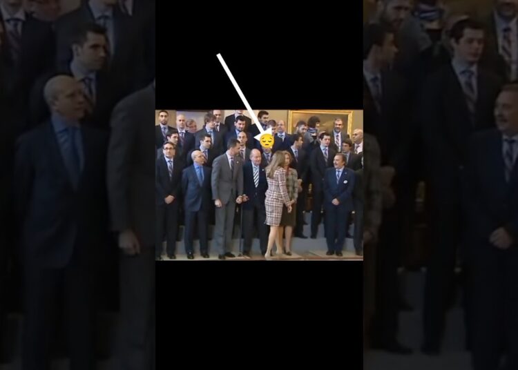 🤨stand with Mother❤️ king Felipe suggested queen Letizia/royal family of Spain#king#queen#royal
