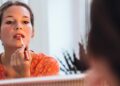 5 Erros de maquiagem que fazem você parecer cansado e como evitá -los - terra de celebridades