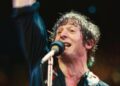 A Internet canta Jeremy Allen White's louvores no trailer da primeira aparência por Bruce Springsteen Biopic