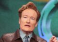 'Eles são a comunidade!': Conan O'Brien recebe imigrantes emocionais em LA em LA