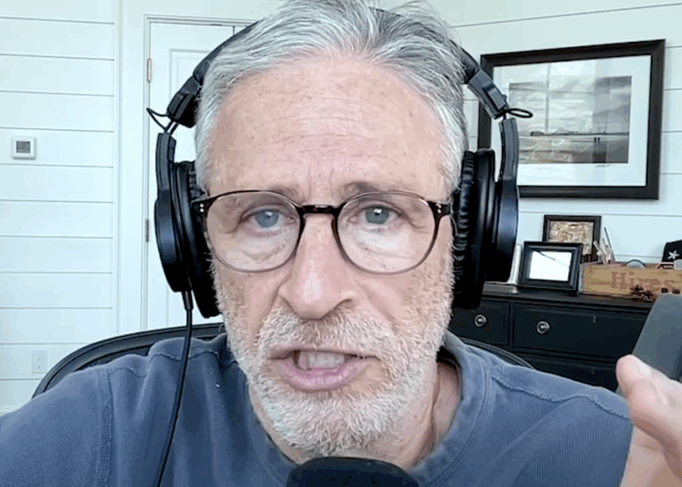 Jon Stewart prega exatamente por que as autoridades de Trump 'Irã respostas vão' além da bobagem '