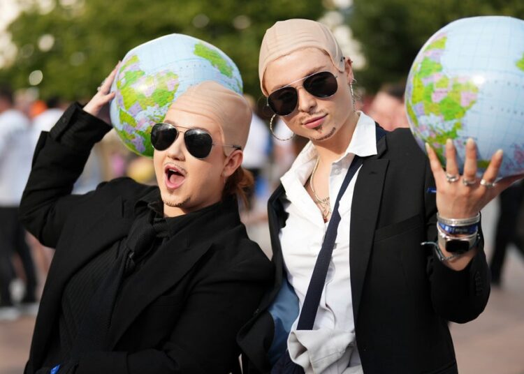 Londres sitiados por milhares de lookalike pitbull