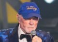 Mike Love lamenta Brian Wilson na indução do Hall of Fame