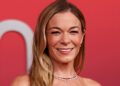 Os dentes de Leann Rimes caíram no meio da música no concerto recente