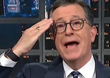 Stephen Colbert destrói a reivindicação de Trump com a queda histórica