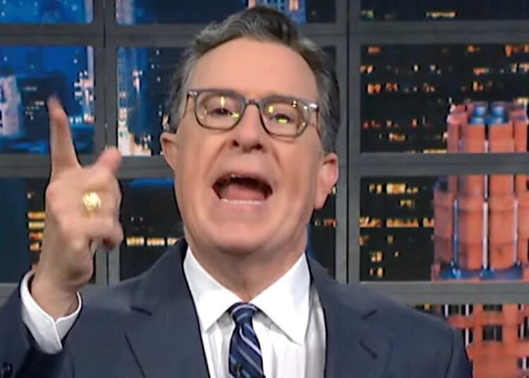 Stephen Colbert spots 1 palavra Trump está muito 'envergonhada' para dizer