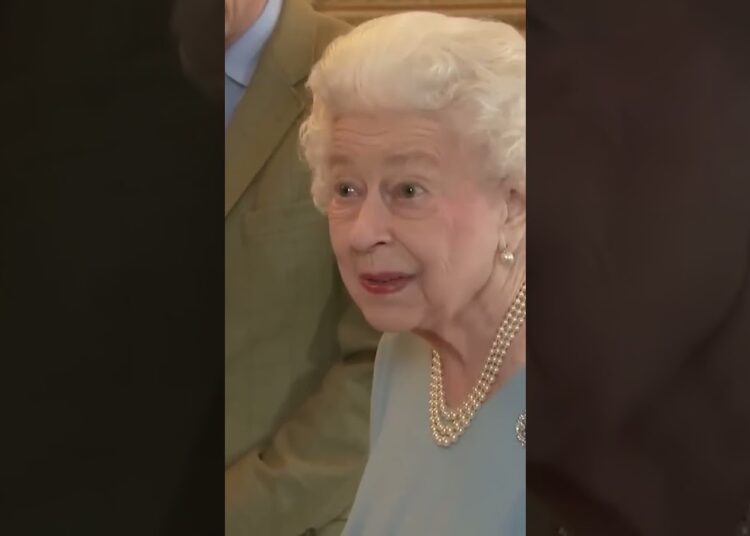 A Rainha mais rica e mais protegida do mundo! #famíliarealbritânica #realeza #queenelizabeth #royal