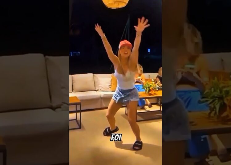 TENTOU SER IGUAL A PAOLLA, TROPEÇOU NO SALTO NO PRIMEIRO ENSAIO! #fofoca #celebridades #famosos
