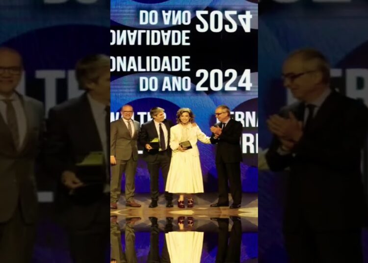 Bilionário Walter Salles e taxação dos super ricos #noticias #shorts  #lula #fernandatorres #brasil