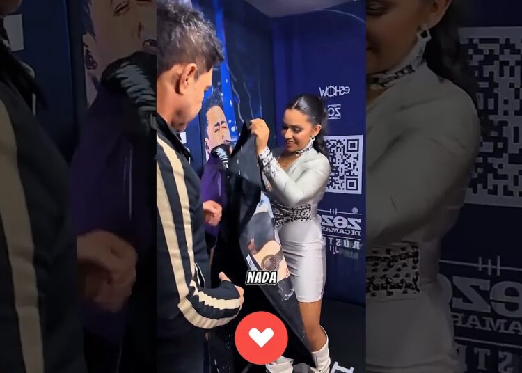 FÃ SE DERRETE POR ZEZÉ! GRACIELE  QUÊ SE CUIDE! #fofoca #celebridades #famosos