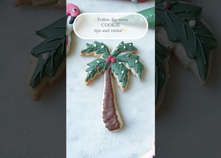 Oops…🌴🍪 #cookiedecorating #decoratedcookies #royalicing #cookies #cookievideo