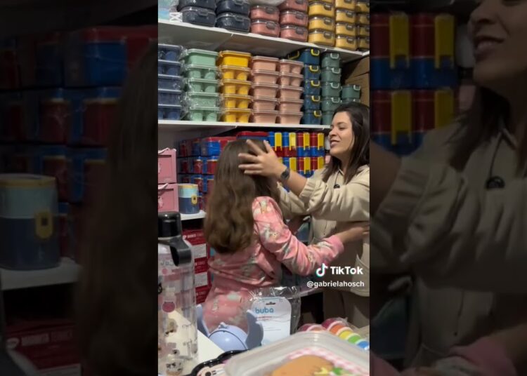 Ela colocou a filha para dormir na varanda #fofocas
