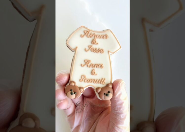 👶🏻Satisfying baby shower cookie decorating #cookiedecorating #cookies #babyshower #royalicing