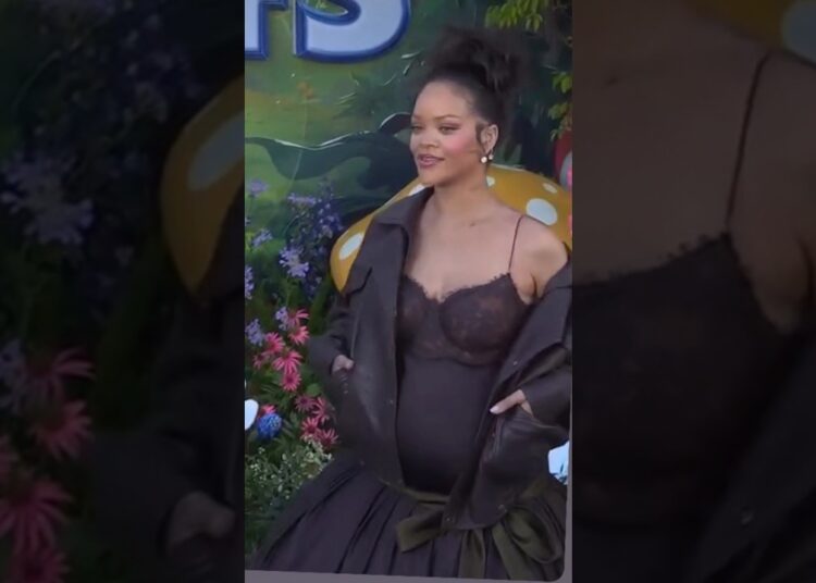Rihanna In her latest appearance 🌹. #rihanna #fyp @rihanna#shortvideo @CoComelon#instagram