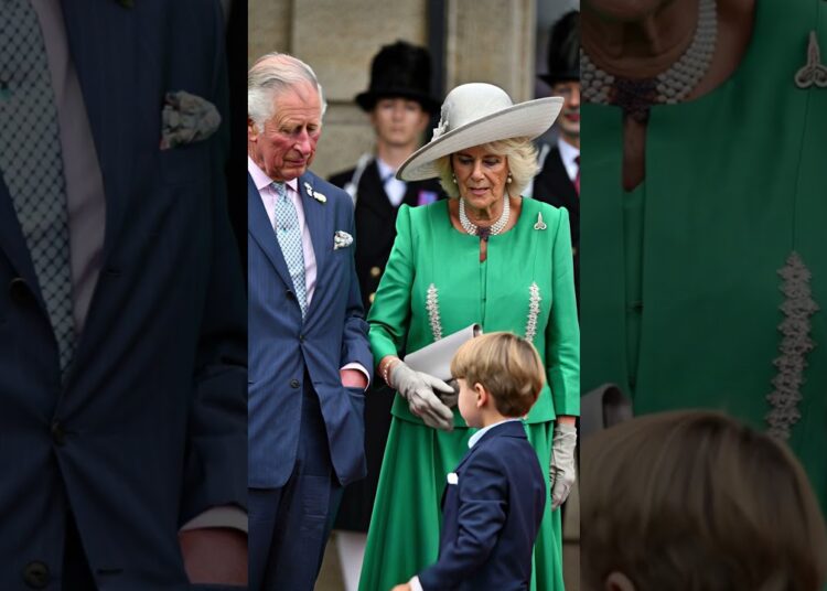 Looks like Prince Louis is at a disadvantage again. #royal #princewilliam #katemiddeleton