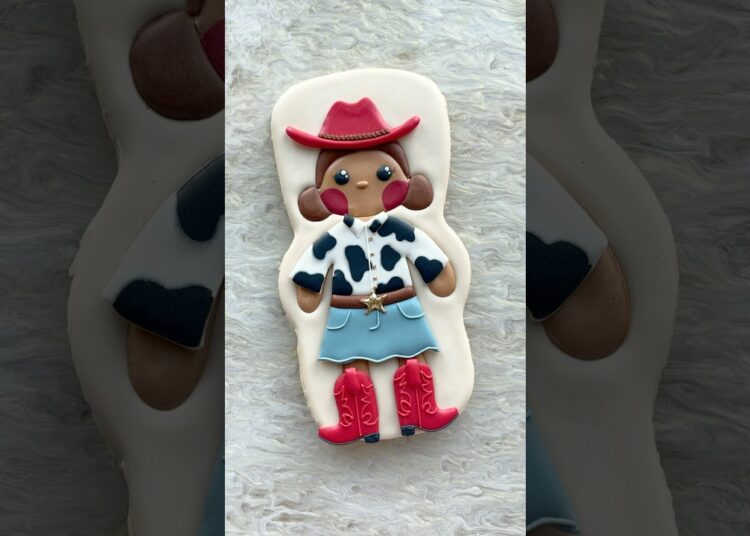 Who’s ready for Halloween? #cookies #cookiedecorating #royalicing #royalicingcookies #satisfying