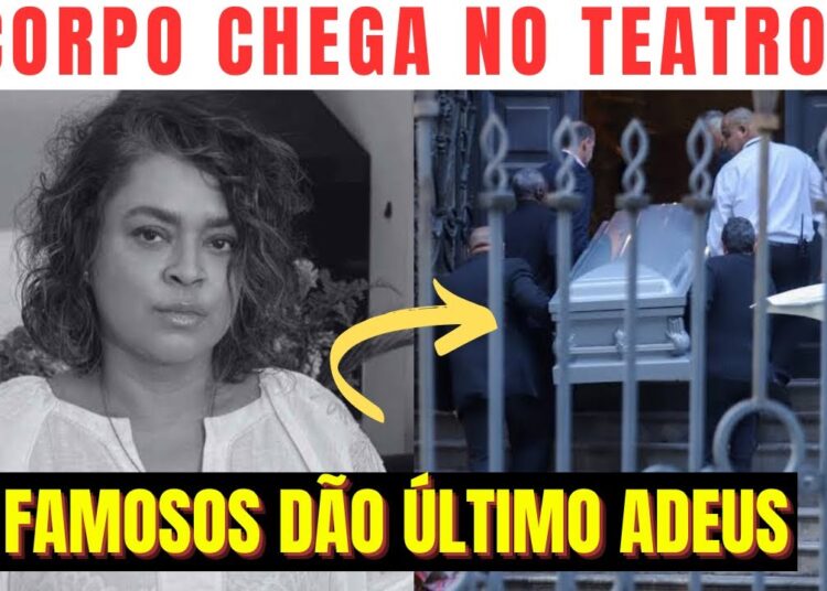 Corpo de Preta Gil chega no Teatro Municipal: Fãs se despedem da cantora