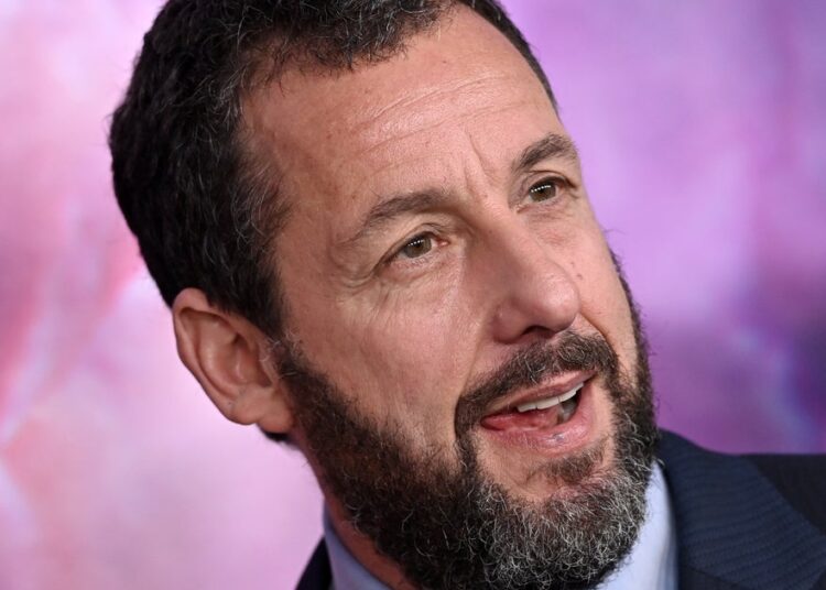 Adam Sandler presta homenagem a Cameron Boyce em 'Happy Gilmore 2'