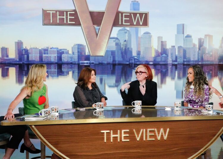 Alyssa Farah Griffin admite chorar no trabalho em 'The View'