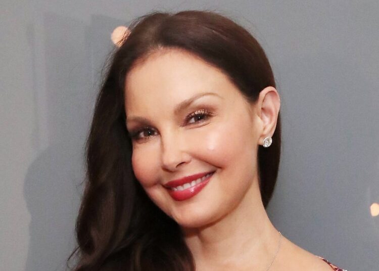 Ashley Judd promove uma mensagem de envelhecimento libertador