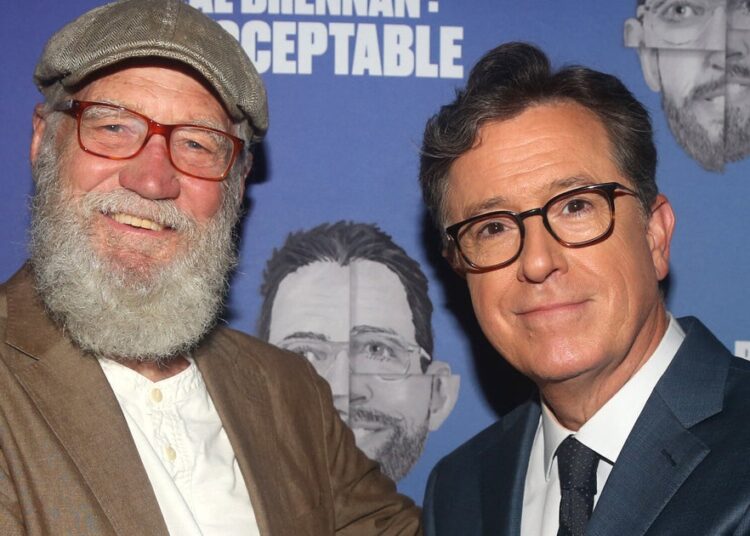 David Letterman rasga a CBS com uma lição de ortografia brutal sobre o cancelamento de Colbert