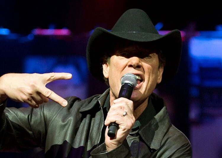 Ícone Country Lançado do Hospital após derrame no palco - Celebrity News - Entertainment