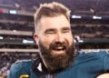 Jason Kelce brinca sobre sair da aposentadoria