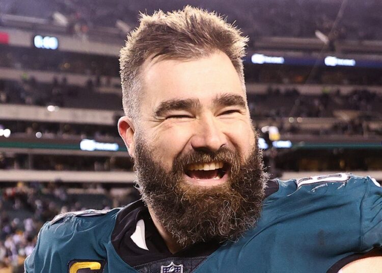 Jason Kelce brinca sobre sair da aposentadoria
