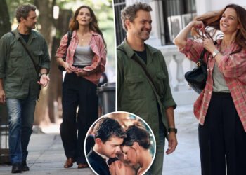 Katie Holmes se reúne com a co-estrela de 'Dawson's Creek' Joshua Jackson