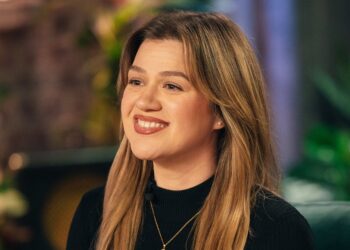 Kelly Clarkson compartilha por que ela não está namorando