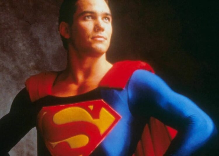 O ator do Super -Homem Dean Cain alega que foi assediado sexualmente no conjunto de 'Lois & Clark'