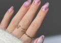 unhas florais cromadas.jpeg