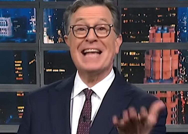 O público de Stephen Colbert entra em erupção sobre o plano do legislador de honrar Trump