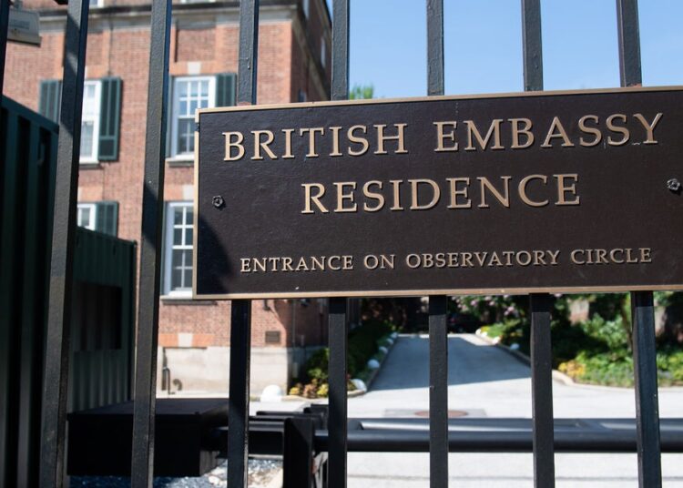 O quarto tweet da embaixada britânica entrega sutil assada sutil