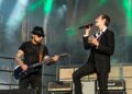 Os colegas de banda de Jane's Addiction Sue sobre a luta no palco