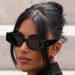 Os fãs questionam se Kim Kardashian pode respirar em traje sem pele sem calça
