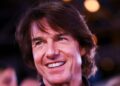 Tom Cruise participa dos concertos da banda anos depois que eles expulsaram insultos devastadores