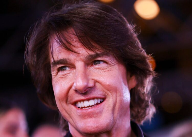 Tom Cruise participa dos concertos da banda anos depois que eles expulsaram insultos devastadores