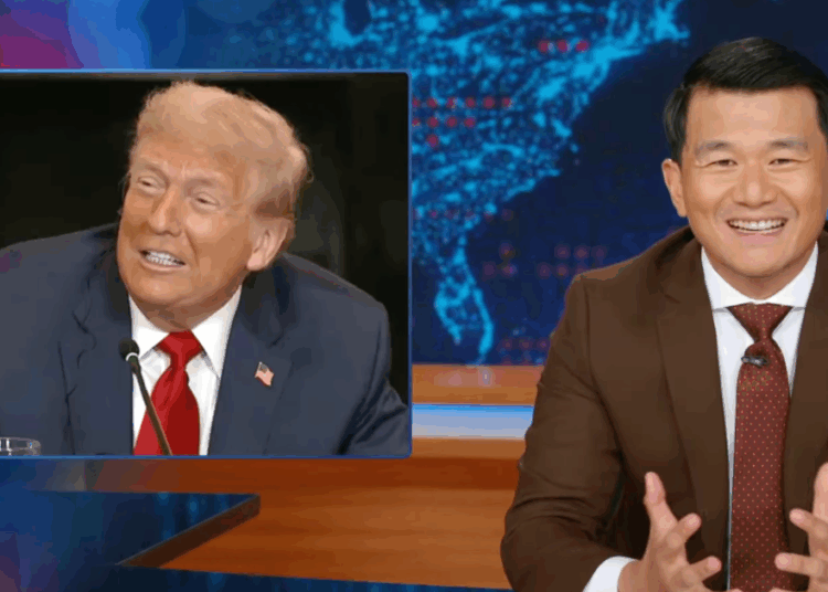 'WOW!': 'Daily Show' elogia o repórter da Fox News por desbloquear esta memória trump 'núcleo'