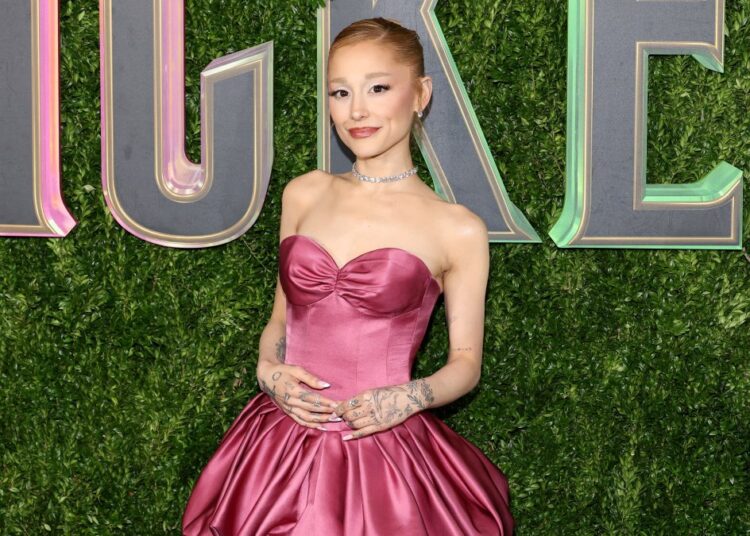 Ariana Grande envia um doce presente para o câncer de luta de 9 anos-NBC Connecticut