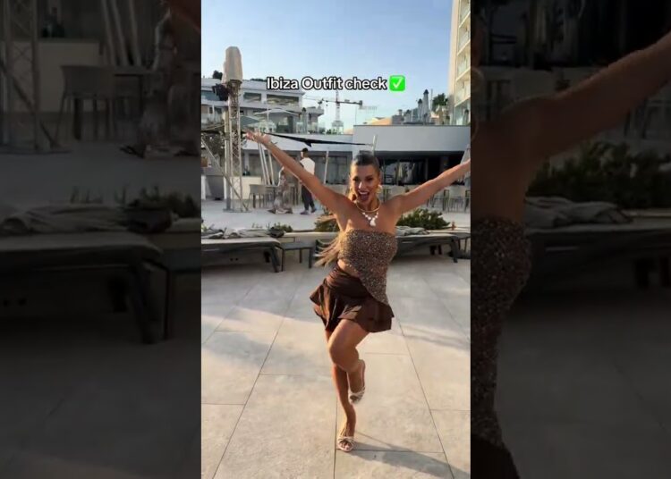 Στέλλα Πάσσαρη – Ibiza outfit check !