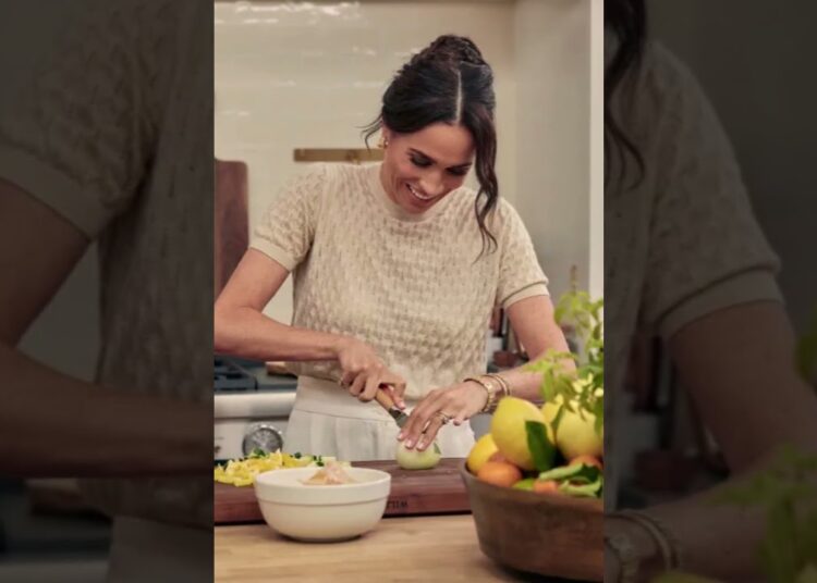 Meghan Implora à realeza em plano natalino Polêmico! #shortsyoutube #shortsfeed #shorts #new
